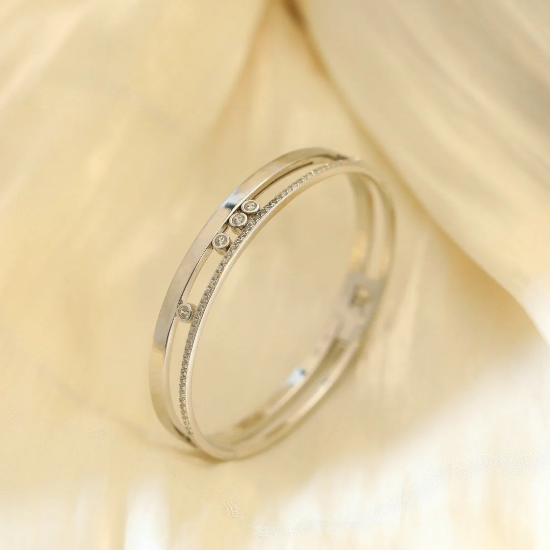 [VA]Move Romane Diamond Bangle Bracelet