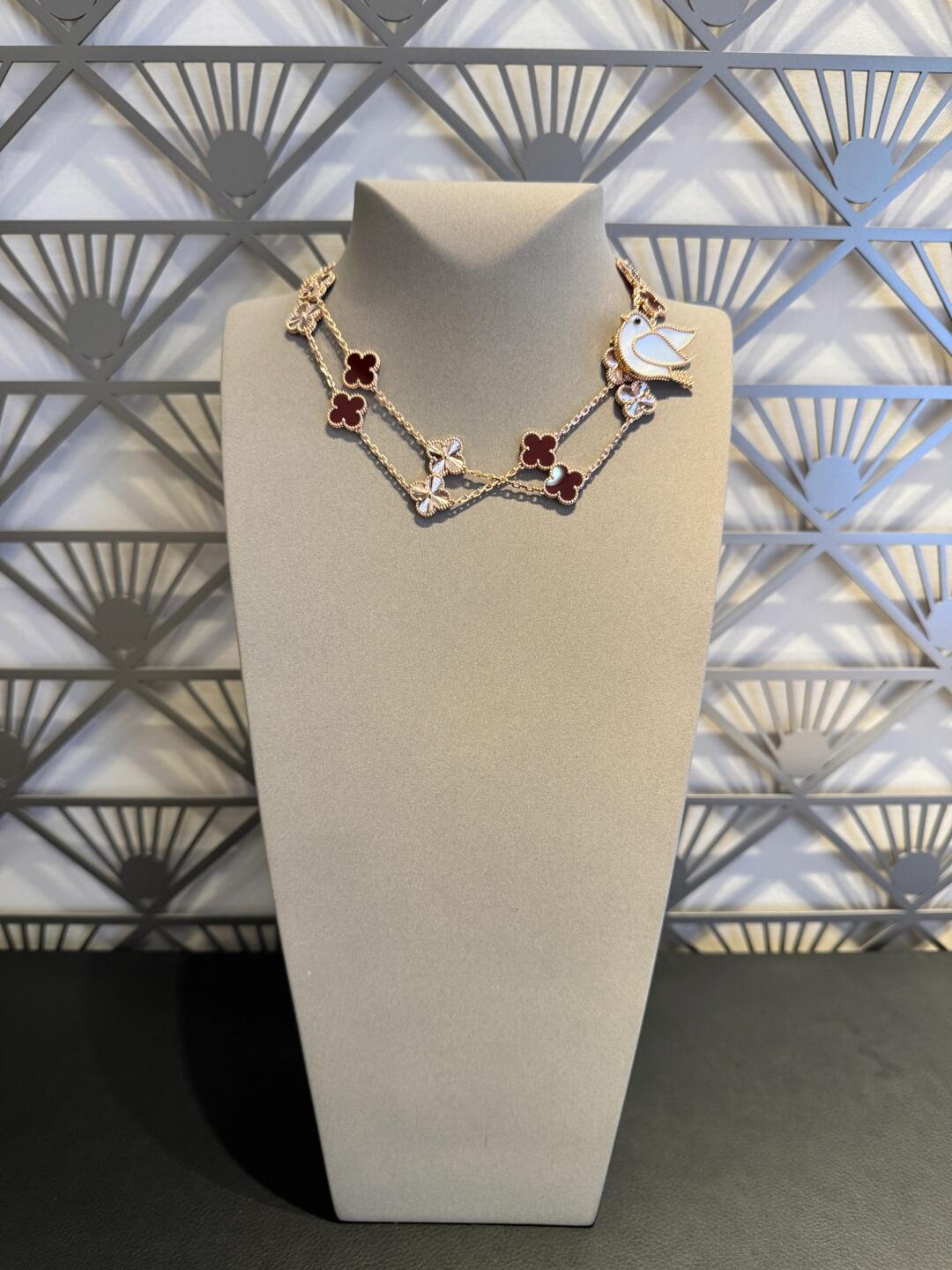 [VA]CLOVER 20 MOTIFS LASER CARNELIAN NECKLACE