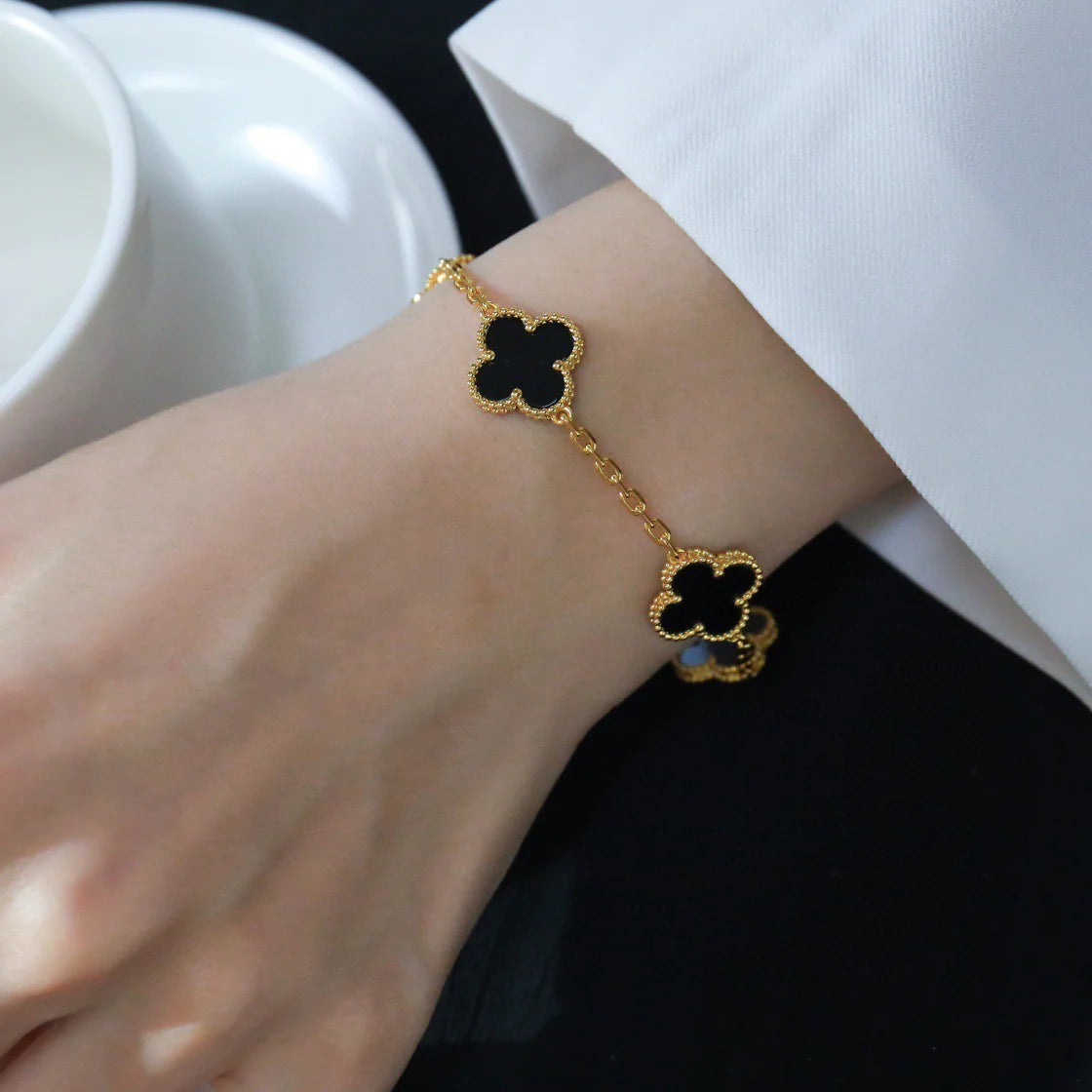 [VA]LUCKY CLOVER 5-MOTIF BRACELET - BLACK OXNY COLLECTION