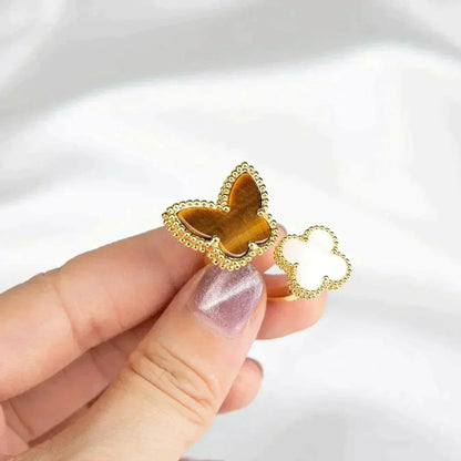 [VA]LUCKY BETWEEN THE FINGER RING