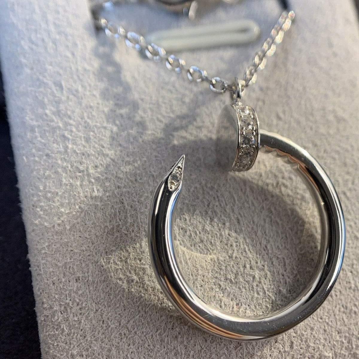 [VA]JUSTE HALSKETTE SILBER