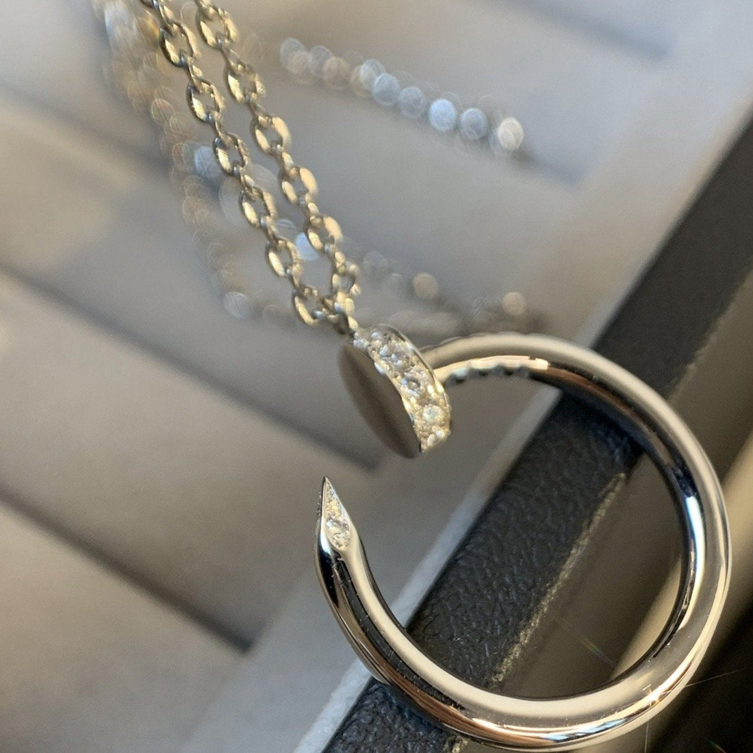 [VA]JUSTE HALSKETTE SILBER