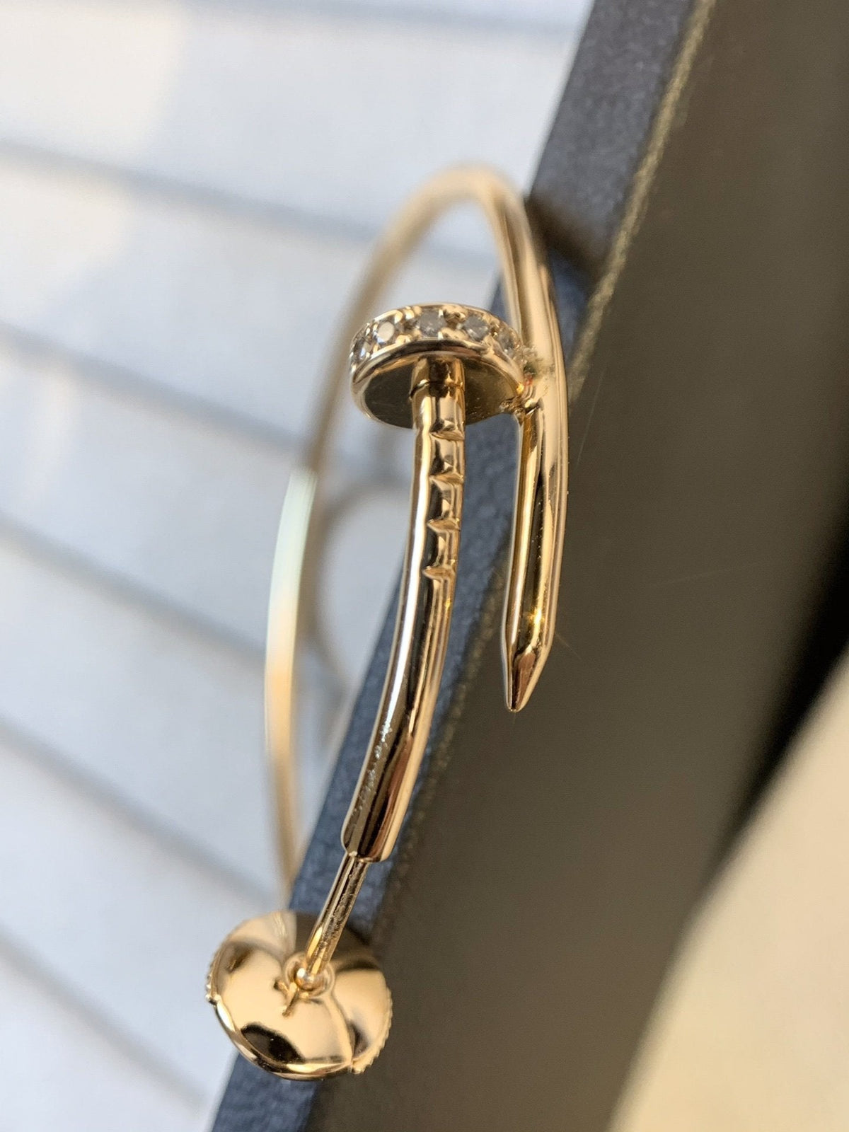 {"VA":"ジャスト・イヤリング ゴールド ダイヤモンド 1.8mm"}