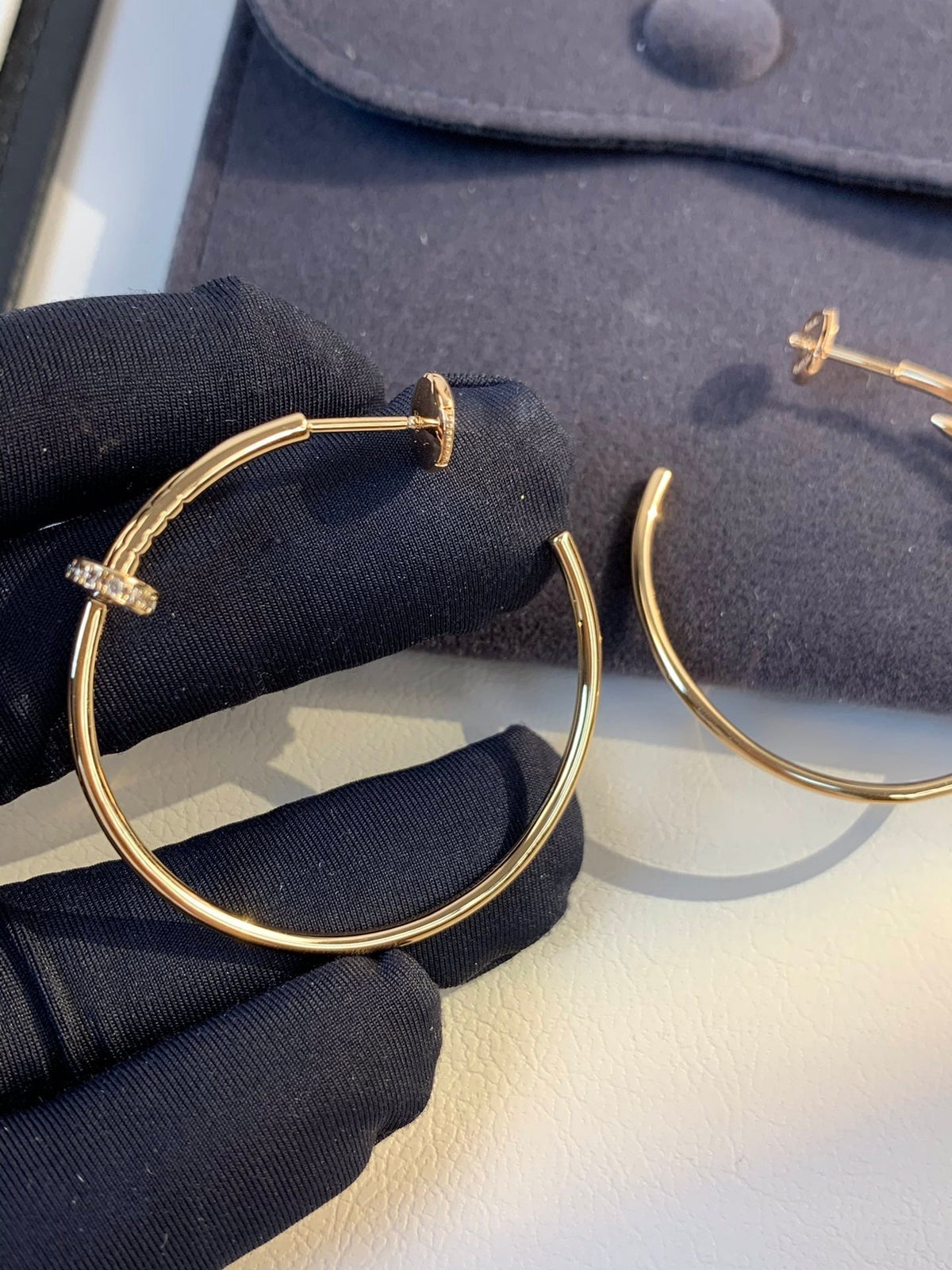 {"VA":"ジャスト・イヤリング ゴールド ダイヤモンド 1.8mm"}