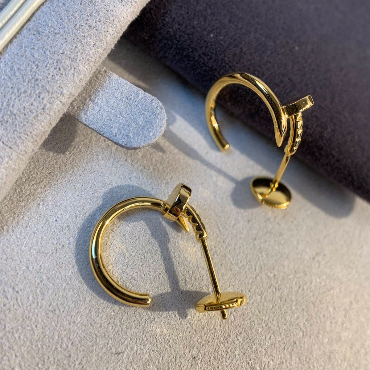 {
  "VA": "JUSTE ピアス ゴールド"
}