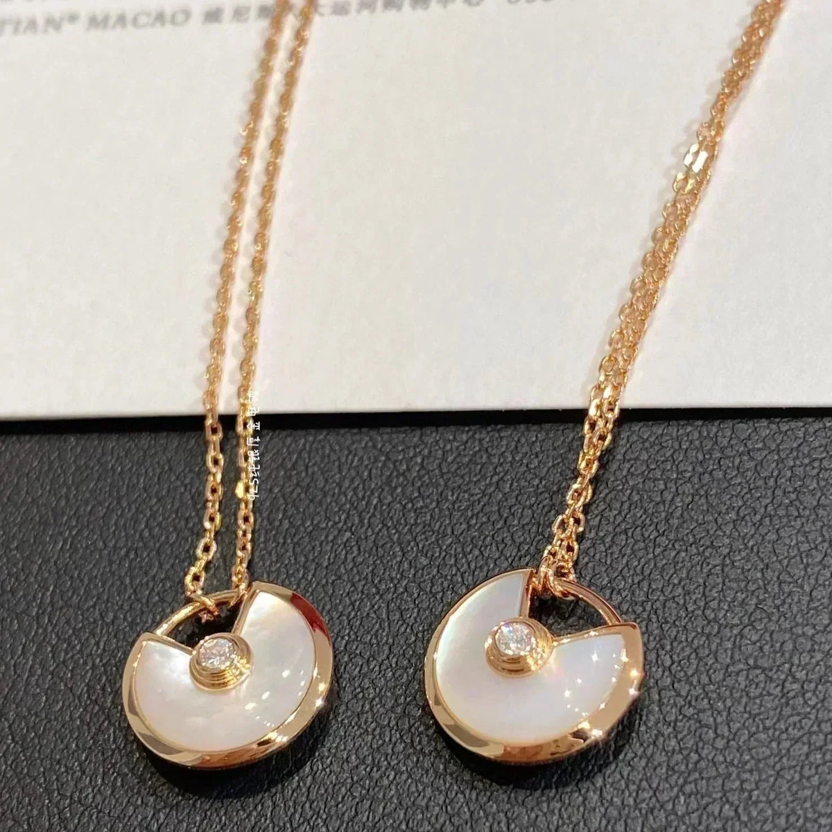 [VA]AMULETTE ROSEGOLD-HALSKETTE MIT PERLMUTT