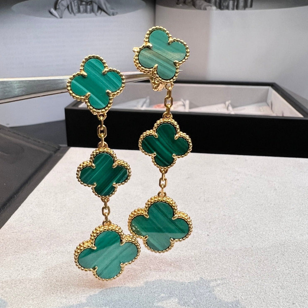 [VA]CLOVER MALACHIT 3 MOTIVE GOLD