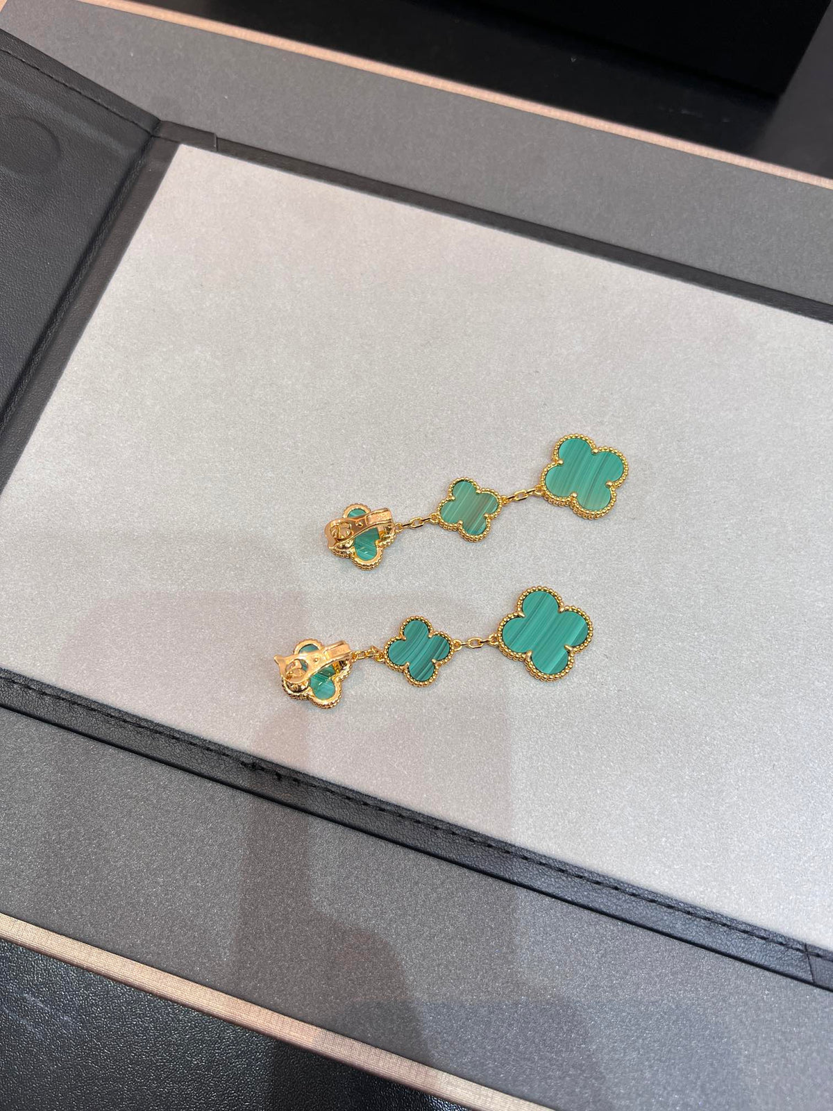 [VA]CLOVER MALACHIT 3 MOTIVE GOLD
