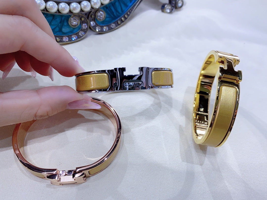 [VA]H CHAMPAGNE BRACELET
