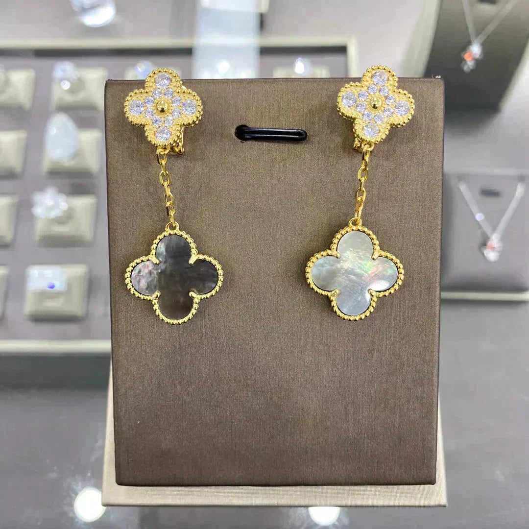 [VA]クローバー 2モチーフ ダイヤモンド ピアス (選択肢あり)