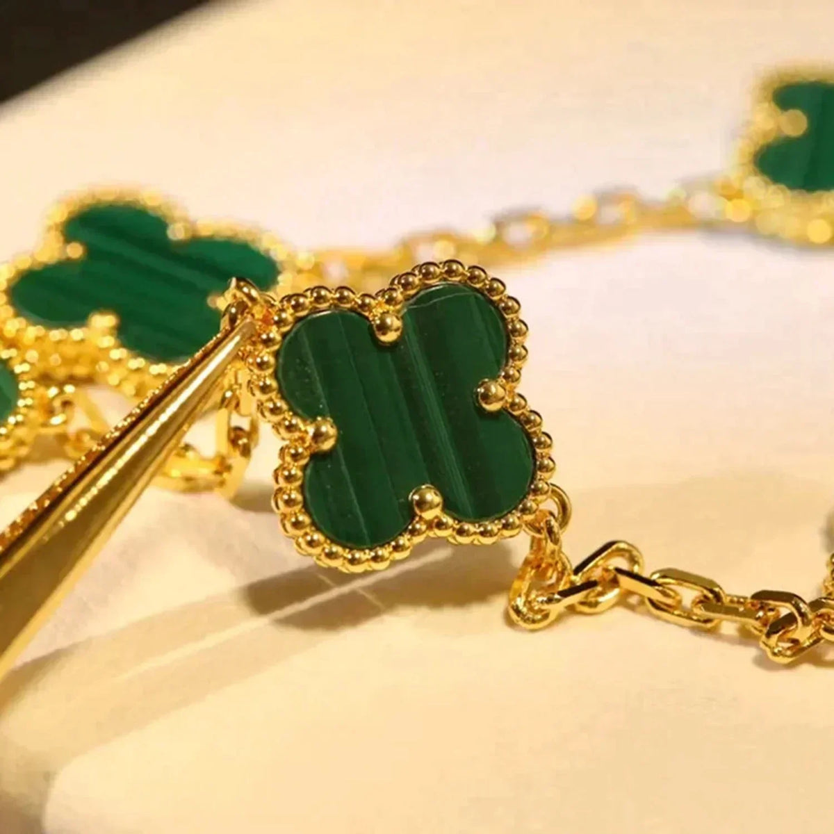 [VA]LUCKY CLOVER 5-MOTIF BRACELET - MALACHITE COLLECTION