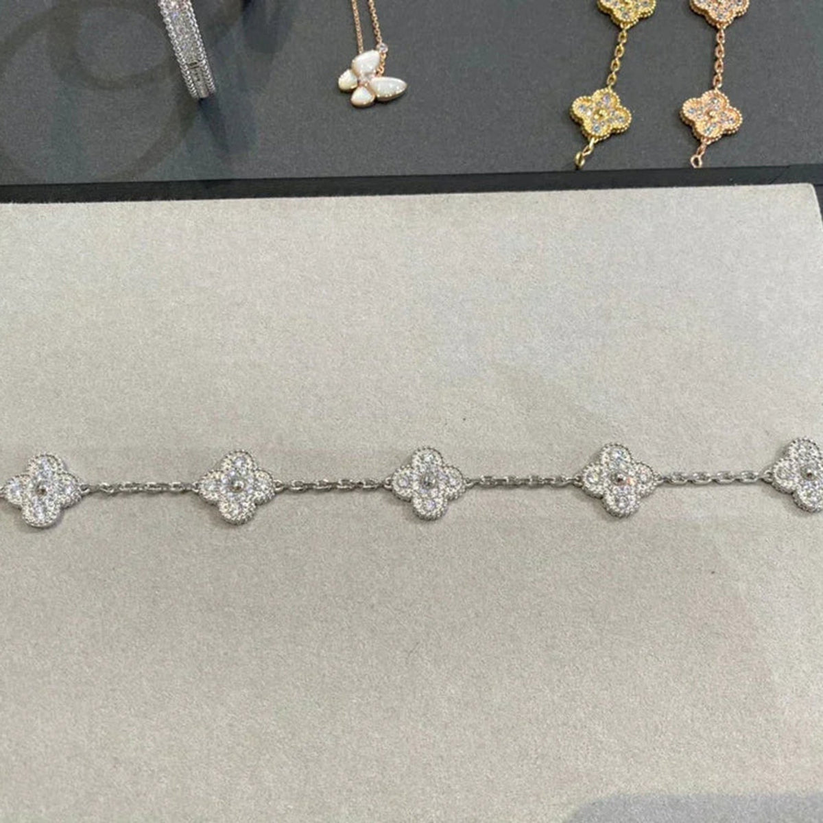[VA]LUCKY CLOVER 5-MOTIF BRACELET - FULL-DIAMOND