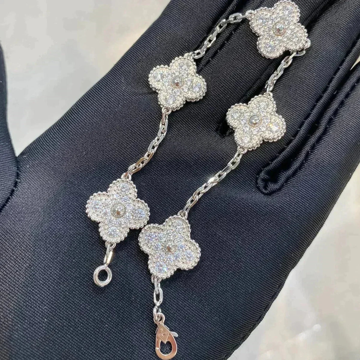 [VA]LUCKY CLOVER 5-MOTIF BRACELET - FULL-DIAMOND