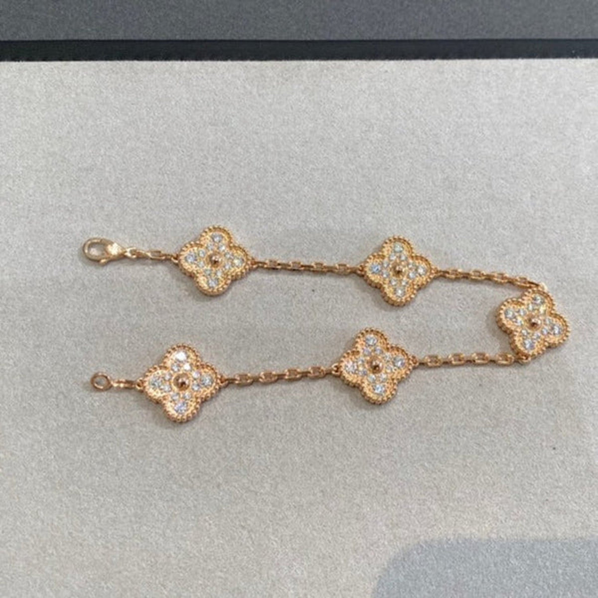 [VA]LUCKY CLOVER 5-MOTIF BRACELET - FULL-DIAMOND