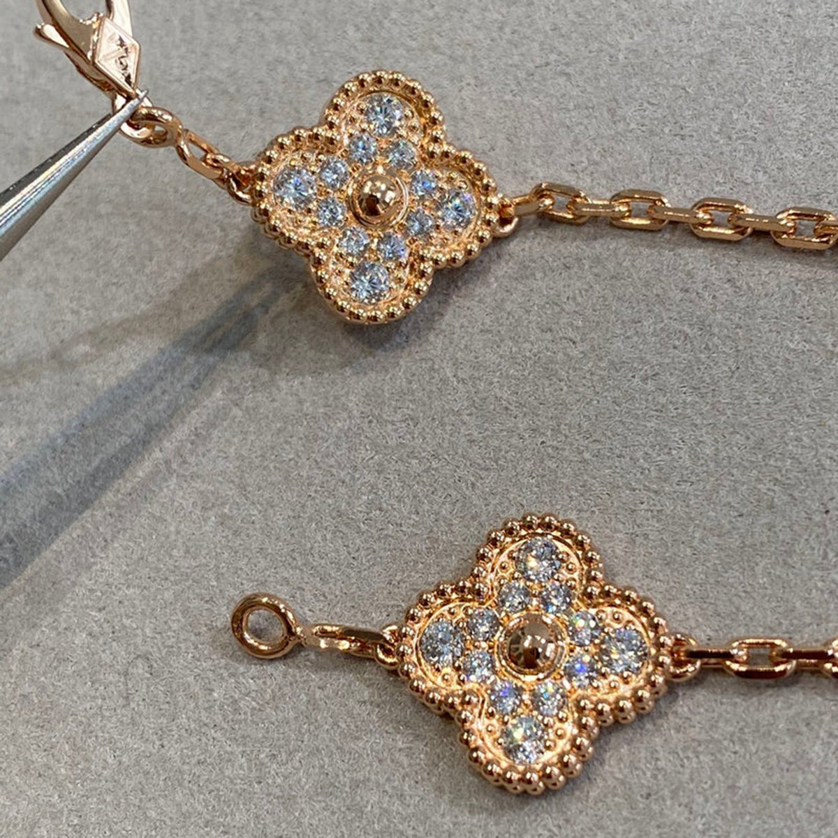 [VA]LUCKY CLOVER 5-MOTIF BRACELET - FULL-DIAMOND