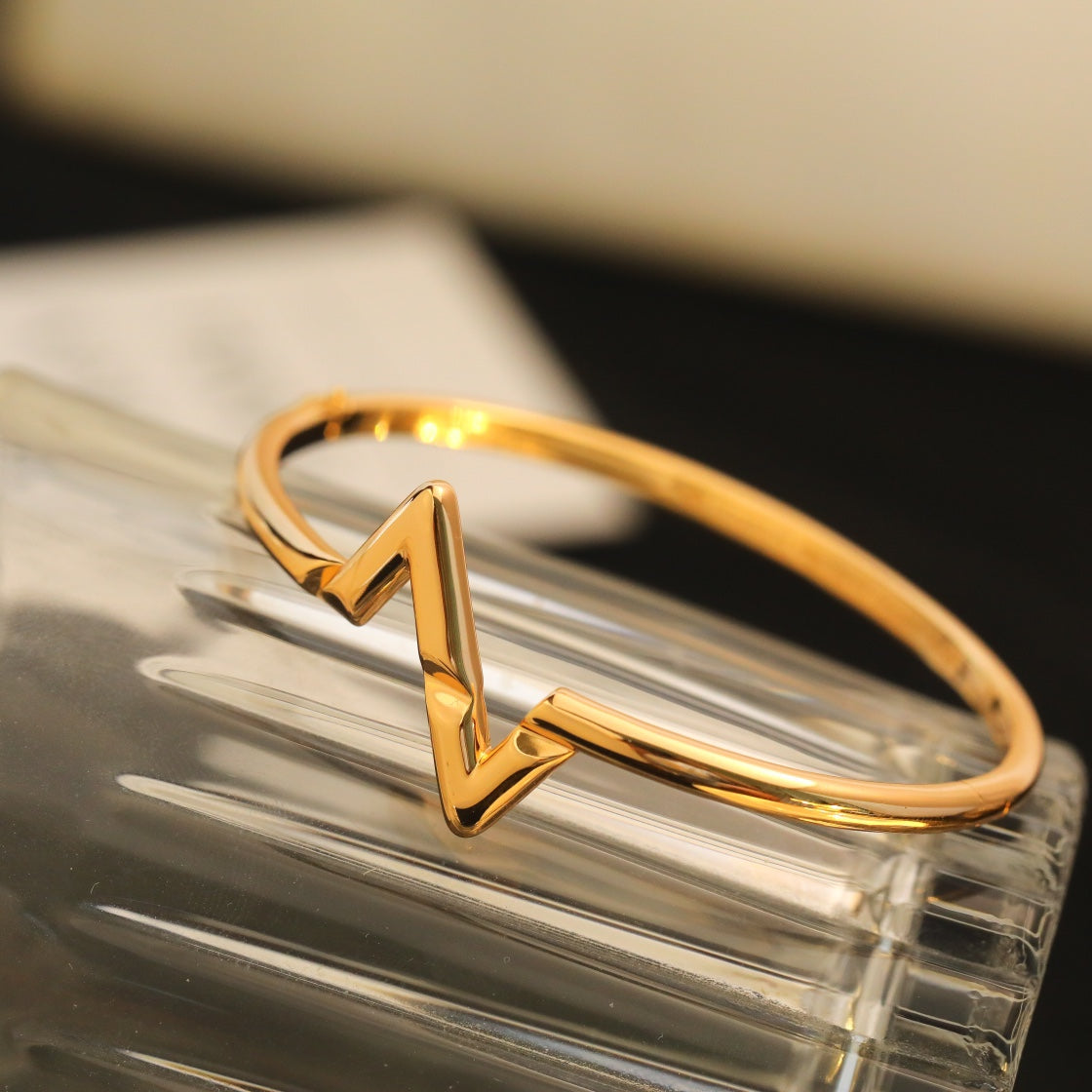 [VA]VOLTE UPSITE DOWN BRACELET