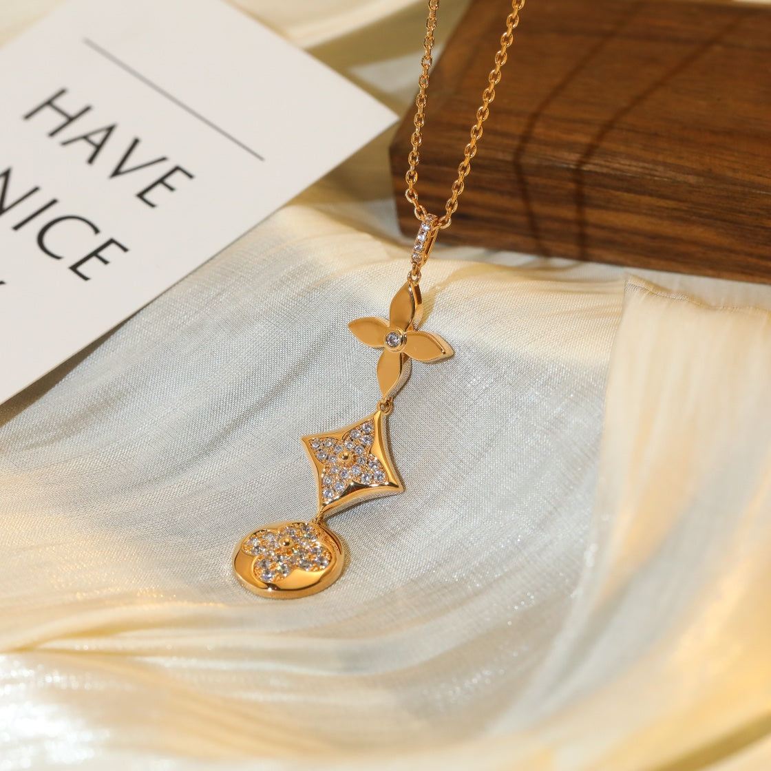 [VA]STERNE UND SONNE DIAMANT HALSKETTE IN ROSÉGOLD