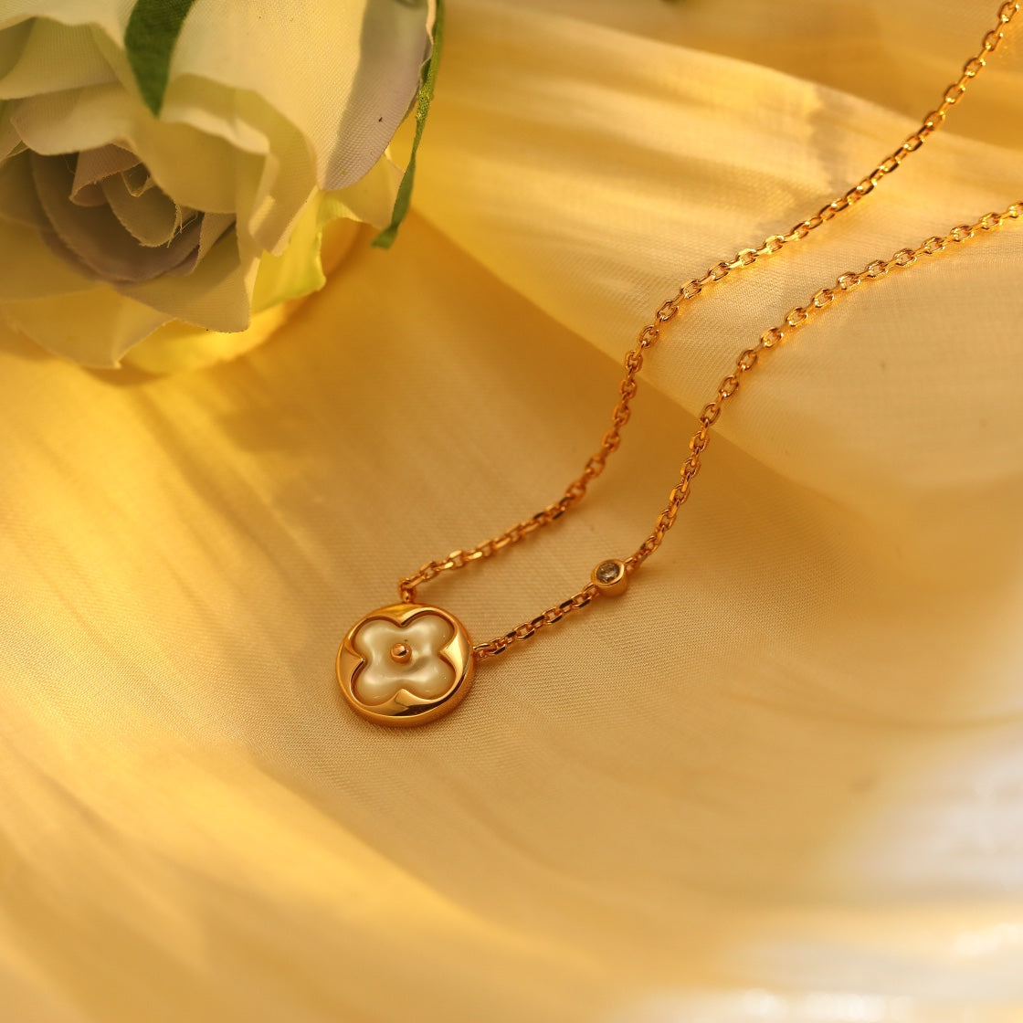 [VA]SUN ANHÄNGER ROSÉGOLD 1 DIAMANT HALSKETTE