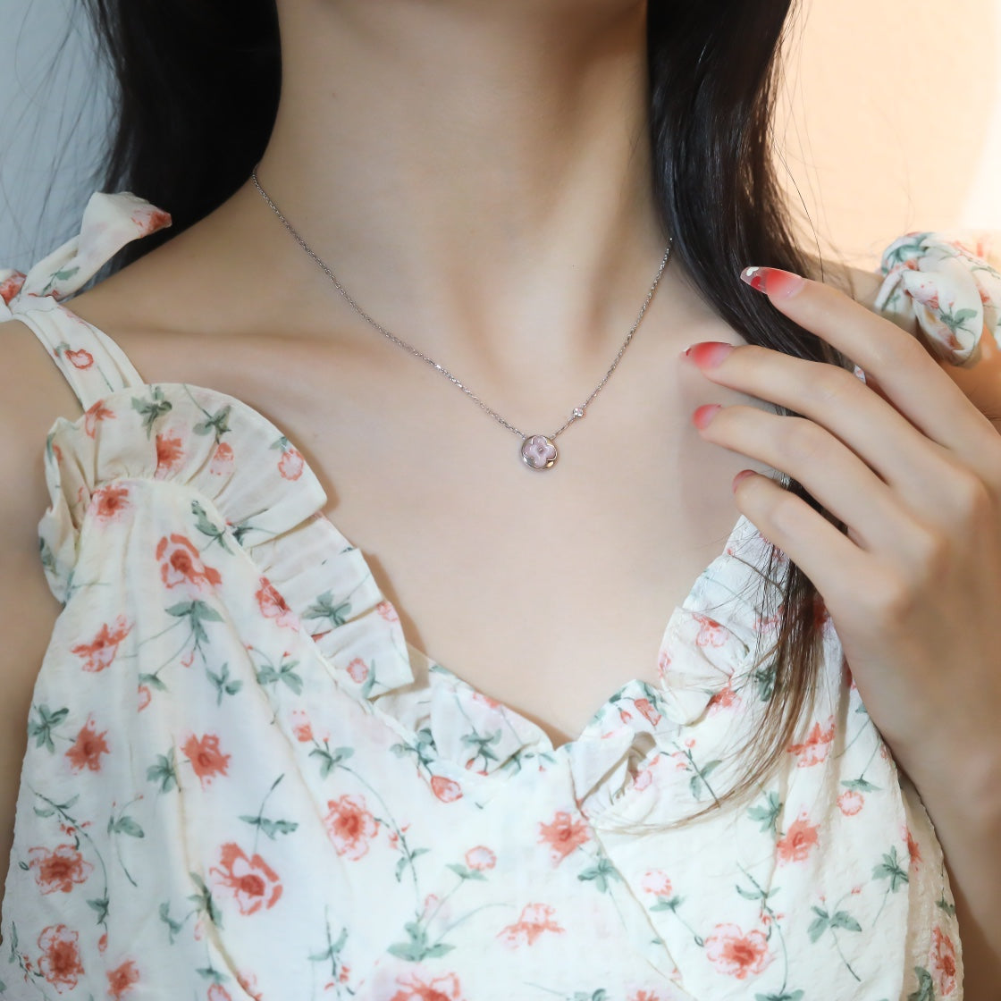 [VA]SUN ANHÄNGER ROSÉGOLD 1 DIAMANT HALSKETTE