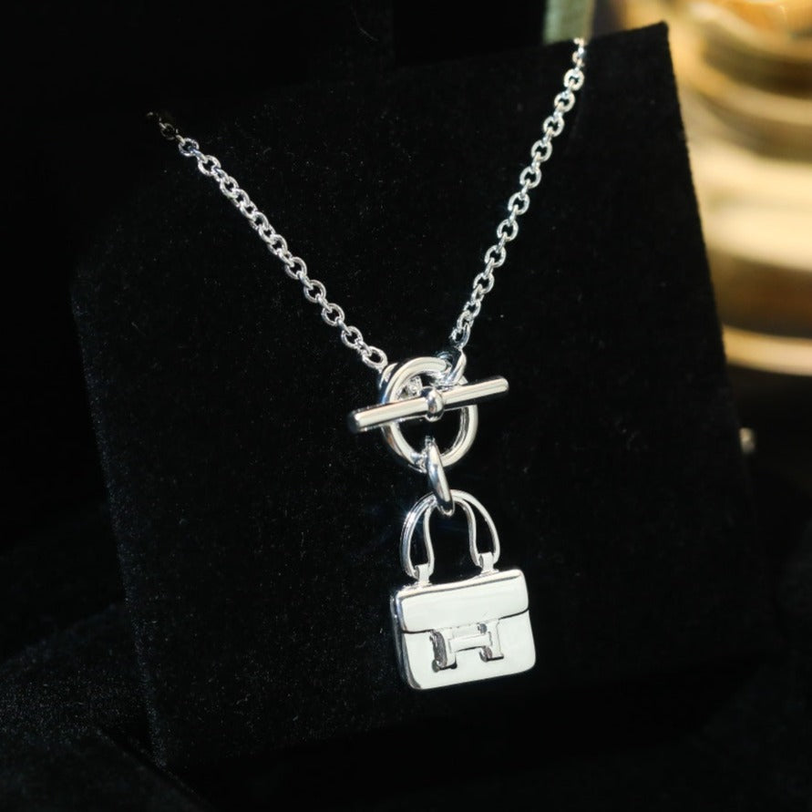 {
  "[VA]POP H PEDANT SILVER NECKLACE": "[VA]ポップH ペンダント シルバー ネックレス"
}