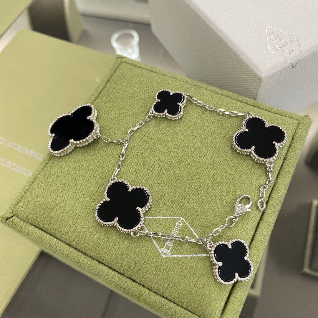 [VA]CLOVER ARMBAND MIT 5 MOTIVEN SILBER ONYX