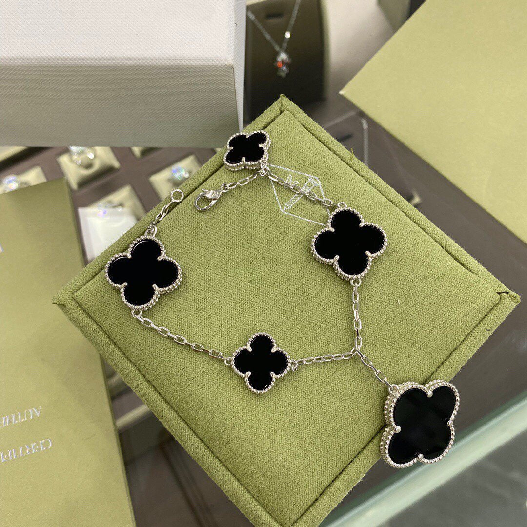 [VA]CLOVER ARMBAND MIT 5 MOTIVEN SILBER ONYX