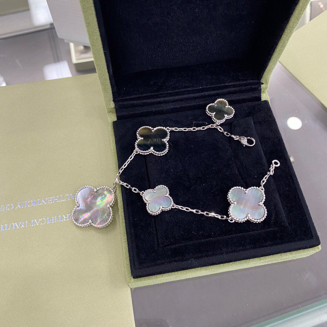 [VA]CLOVER ARMBAND 5 MOTIVE SILBER DUNKLES PERLMUTT