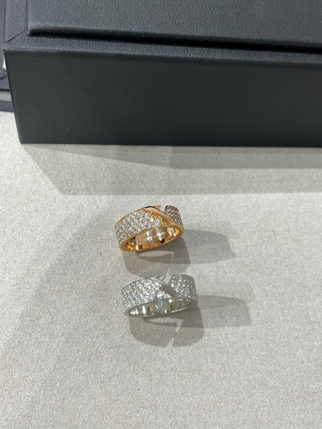 [VA]LIENS EVIDENCE RING MIT DIAMANT-PAVÉ