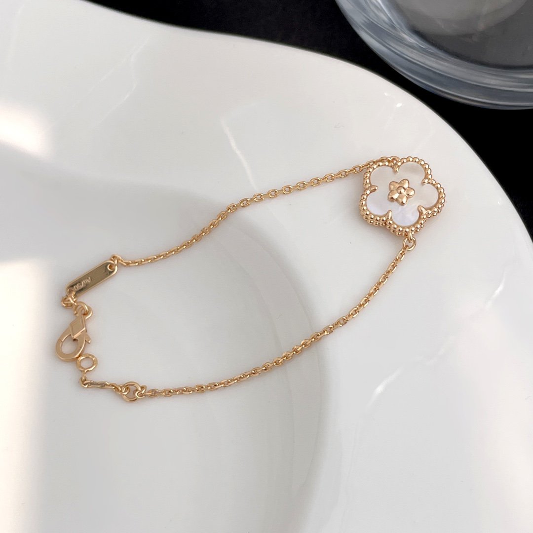 [VA]LUCKY SPRING ARMBAND AUS ROSÉGOLD MIT PERLMUTT