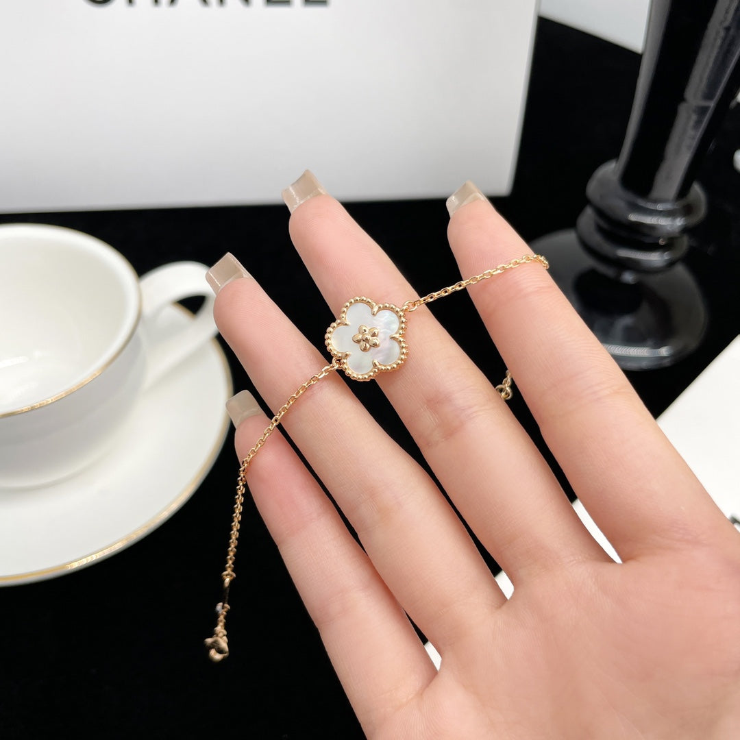 [VA]LUCKY SPRING ROSE GOLD MOP BRACELET