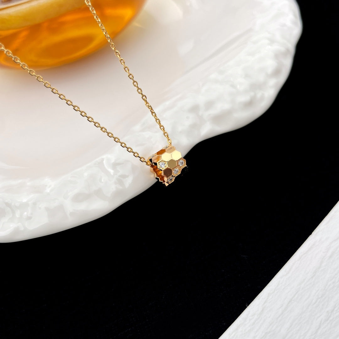 [VA]BEE MINI ANHÄNGER DIAMANT-HALSKETTE