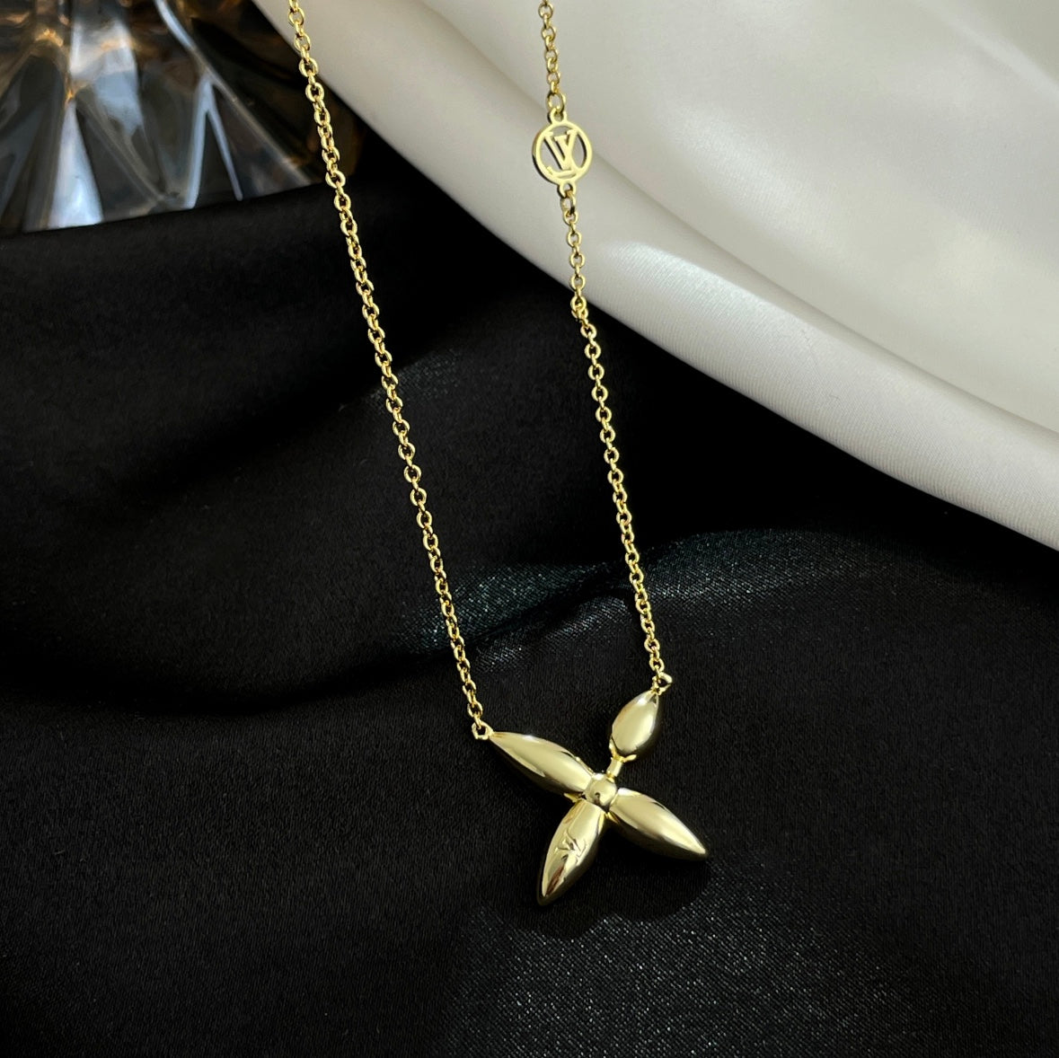 [VA]LOUISETTE GOLDKETTE