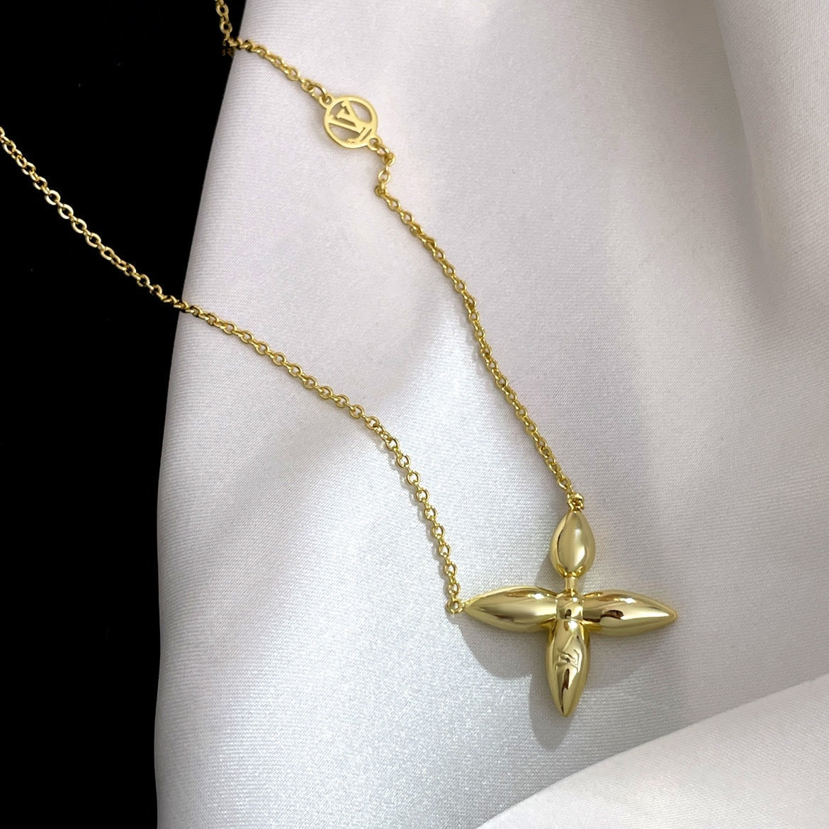 [VA]LOUISETTE GOLDKETTE