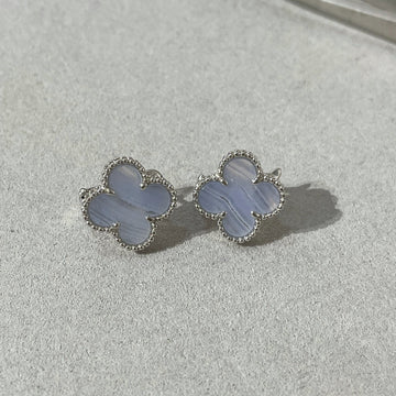 [VA]クローバーカルセドニーシルバースタッドピアス