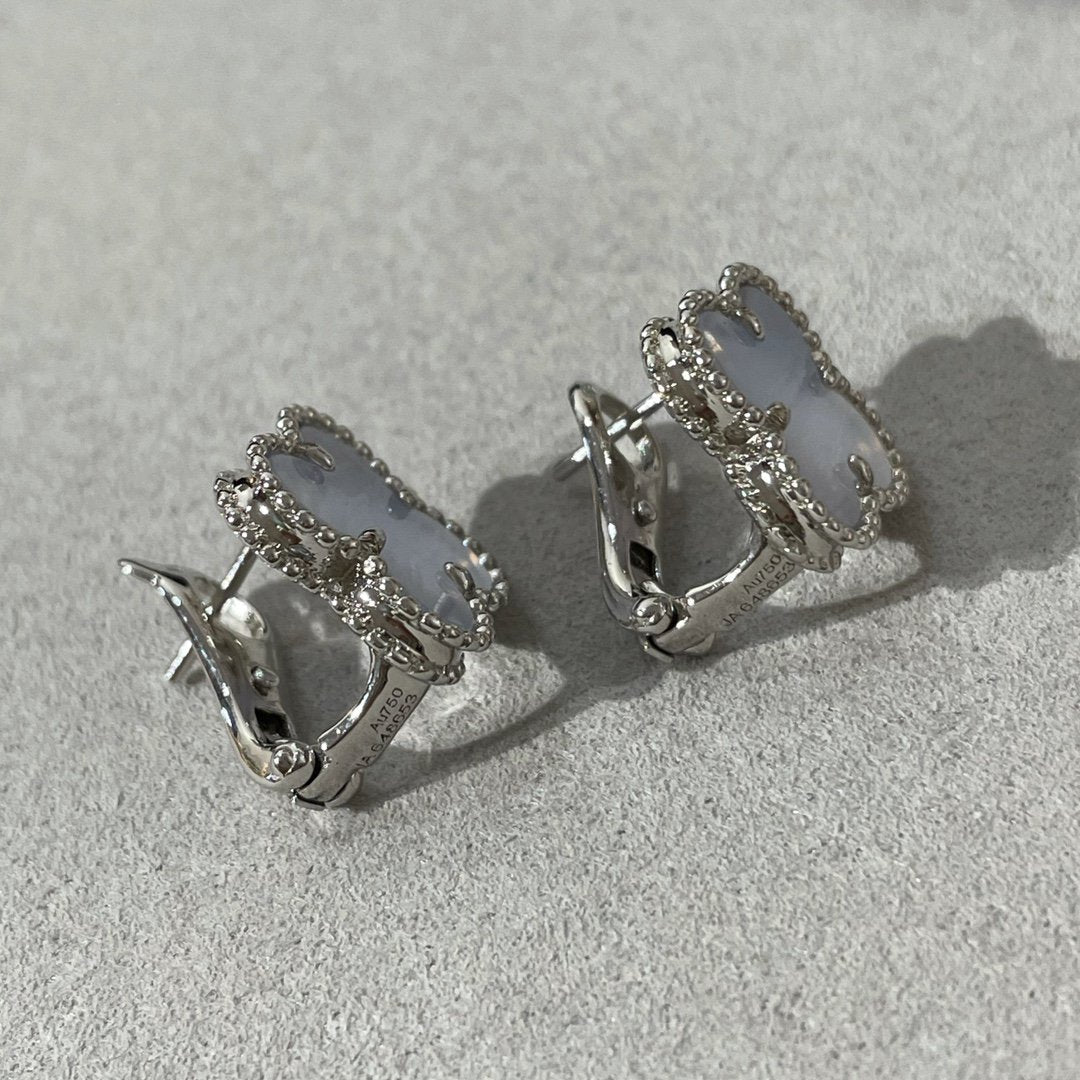 [VA]クローバーカルセドニーシルバースタッドピアス
