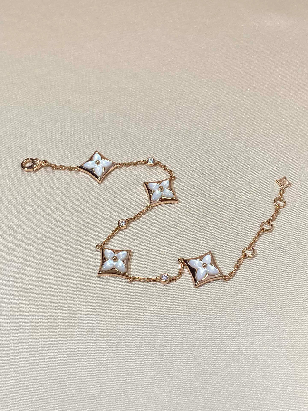 [VA]STAR 4 MOTIF MOP DIAMOND PINK GOLD BRACELET
