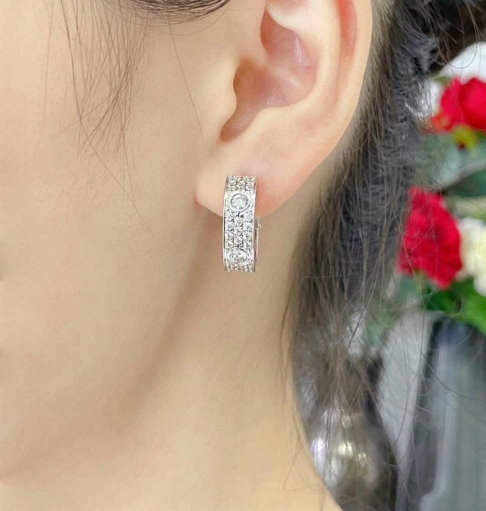 [VA]LOVE 5,5 MM OHRRINGE MIT DIAMANT-PAVÉ