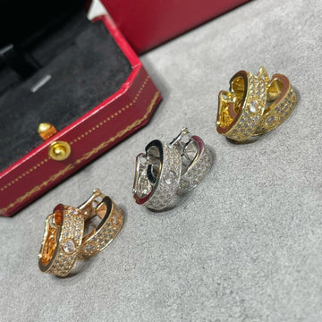 {"VA": "LOVE 5.5MM ダイヤモンドパヴェピアス"}