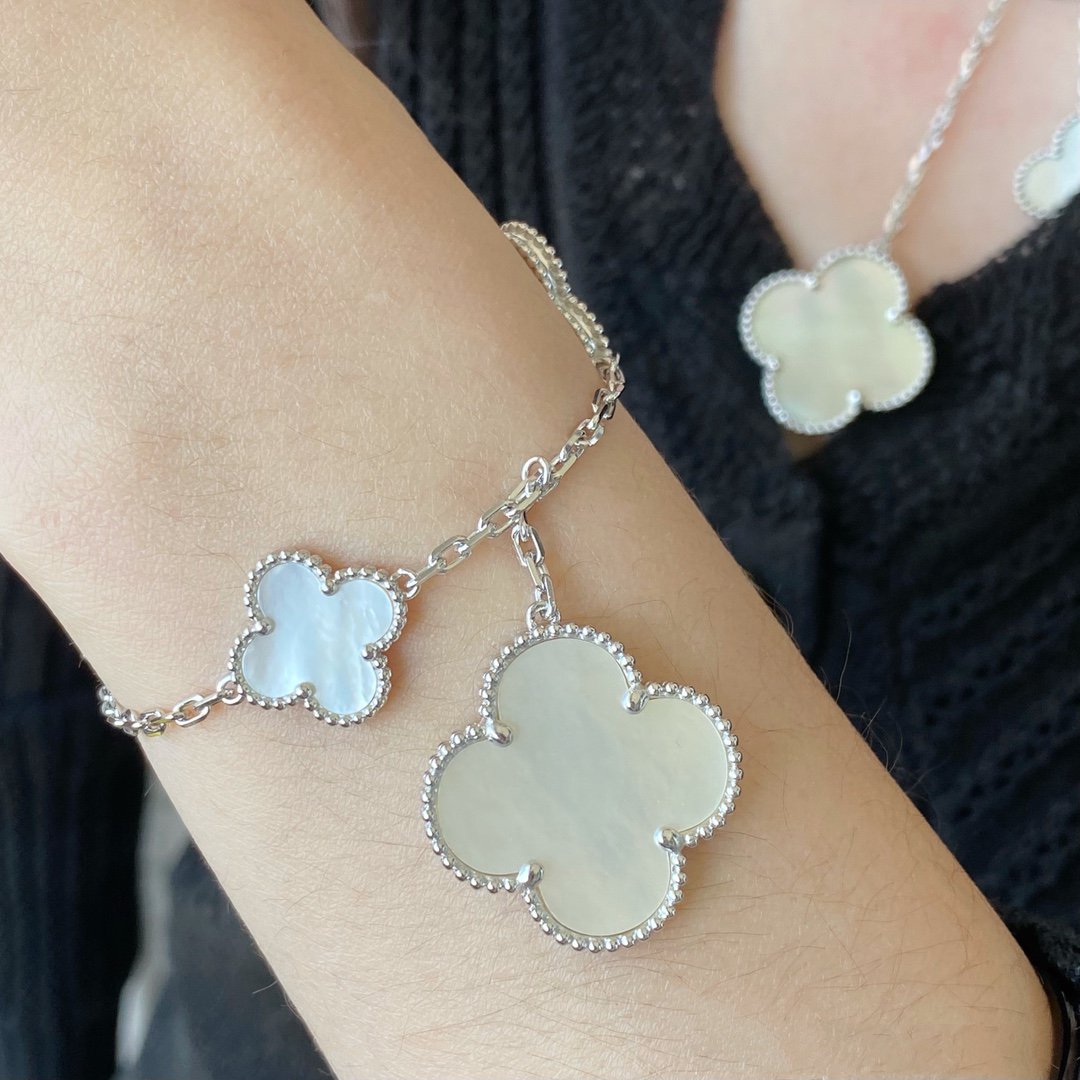 [VA]CLOVER 5 MOTIV WEISSES PERLMUTT SILBERARMBAND