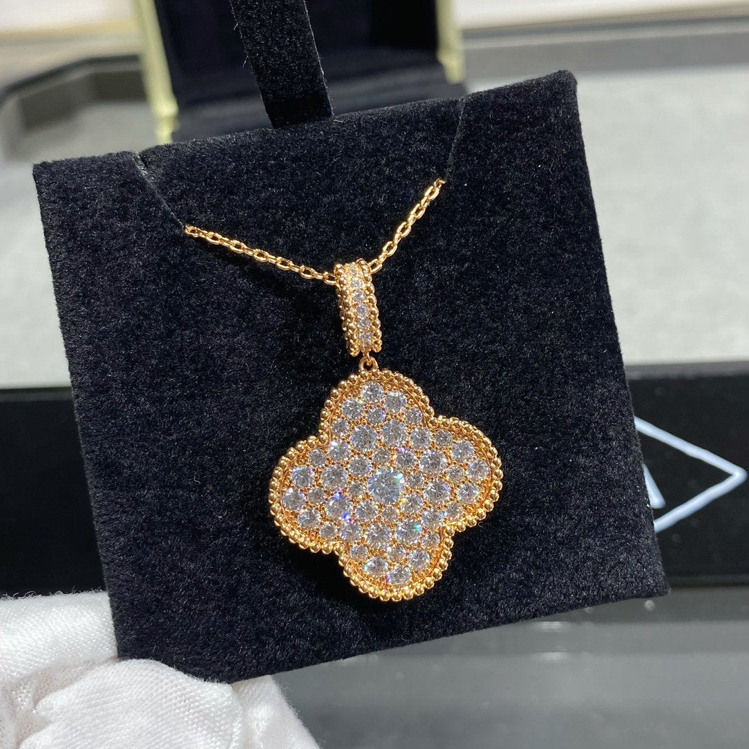 [VA]CLOVER 25MM GROSSER ANHÄNGER MIT DIAMANT-PAVÉ LANGE HALSKETTE