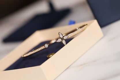[VA]IDYLLE GOLD OPEN BRACELET DIAMOND PAVED