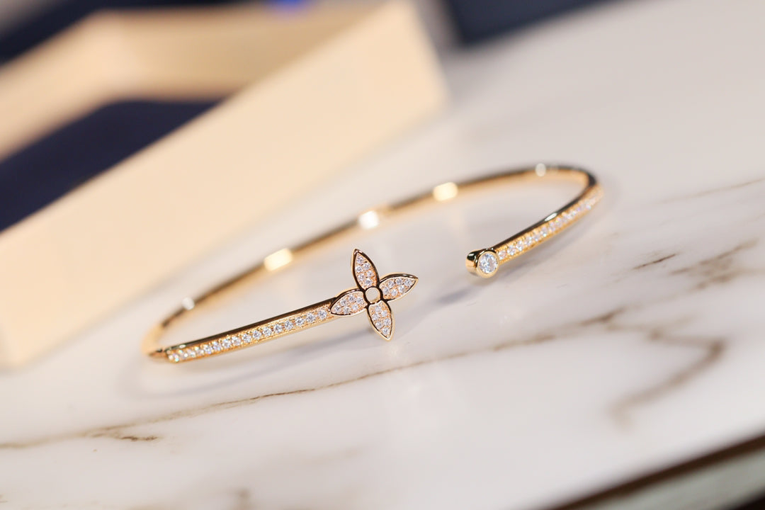 [VA]IDYLLE GOLD OPEN BRACELET DIAMOND PAVED