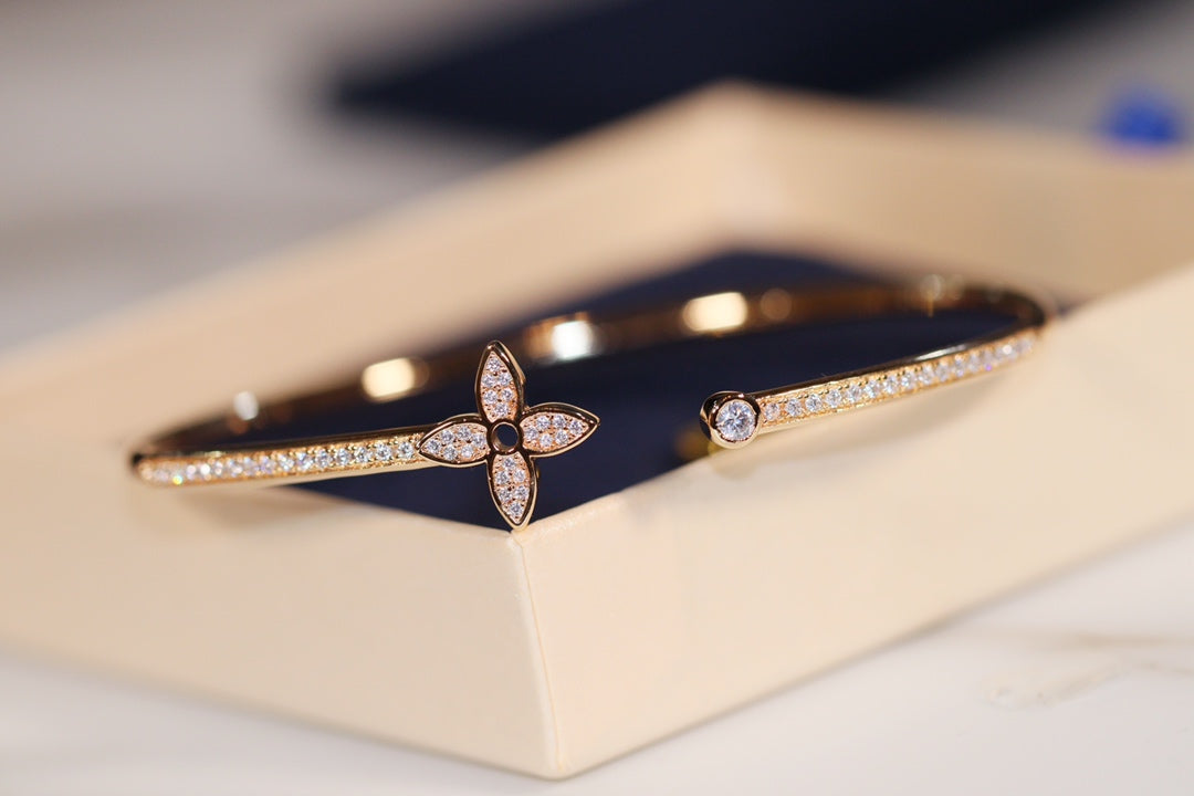 [VA]IDYLLE GOLD OPEN BRACELET DIAMOND PAVED