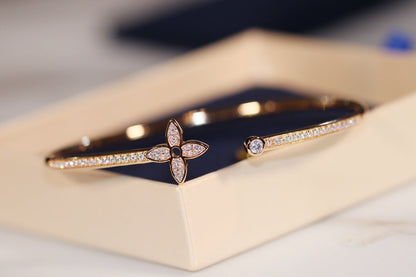 [VA]IDYLLE GOLD OPEN BRACELET DIAMOND PAVED