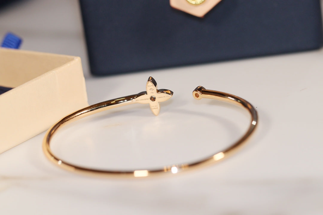 [VA]IDYLLE GOLD OPEN BRACELET DIAMOND PAVED