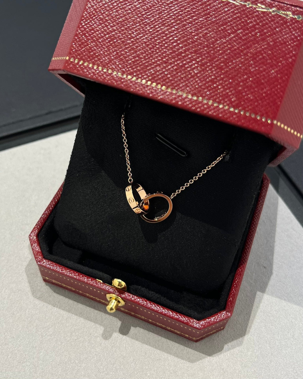 [VA]LIEBESHALSKETTE DOPPELRING ROSÉGOLD