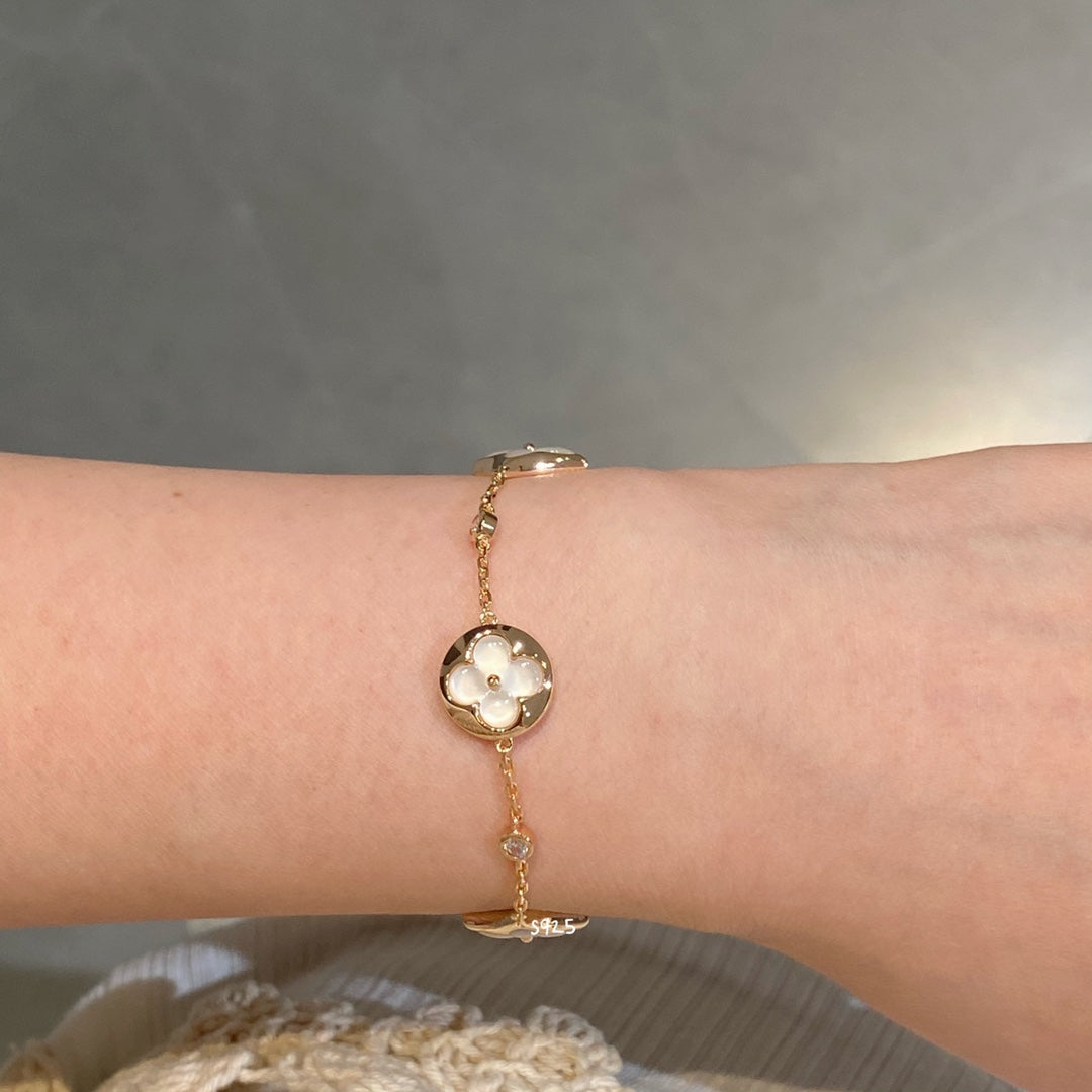 [VA]STAR AND SUN 4 MOTIF WHITE MOP PINK GOLD BRACELET