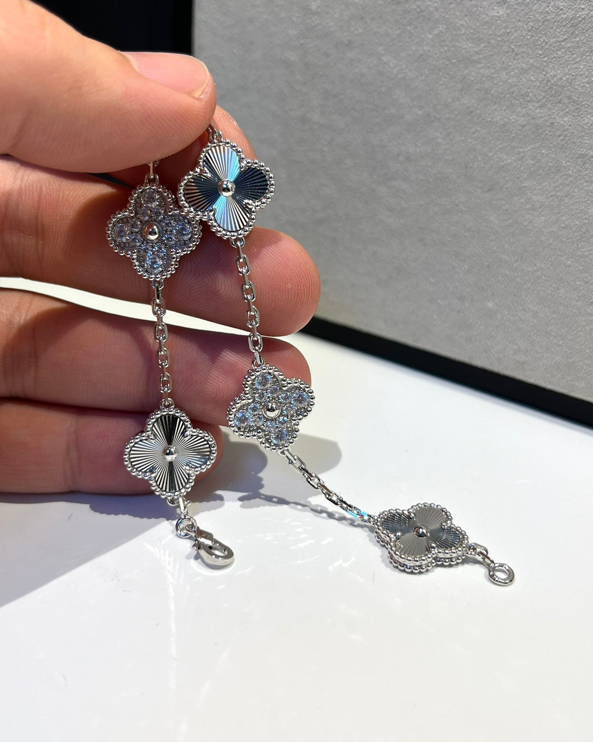 [VA]LUCKY CLOVER 5-MOTIF BRACELET - LASER COLLECTION