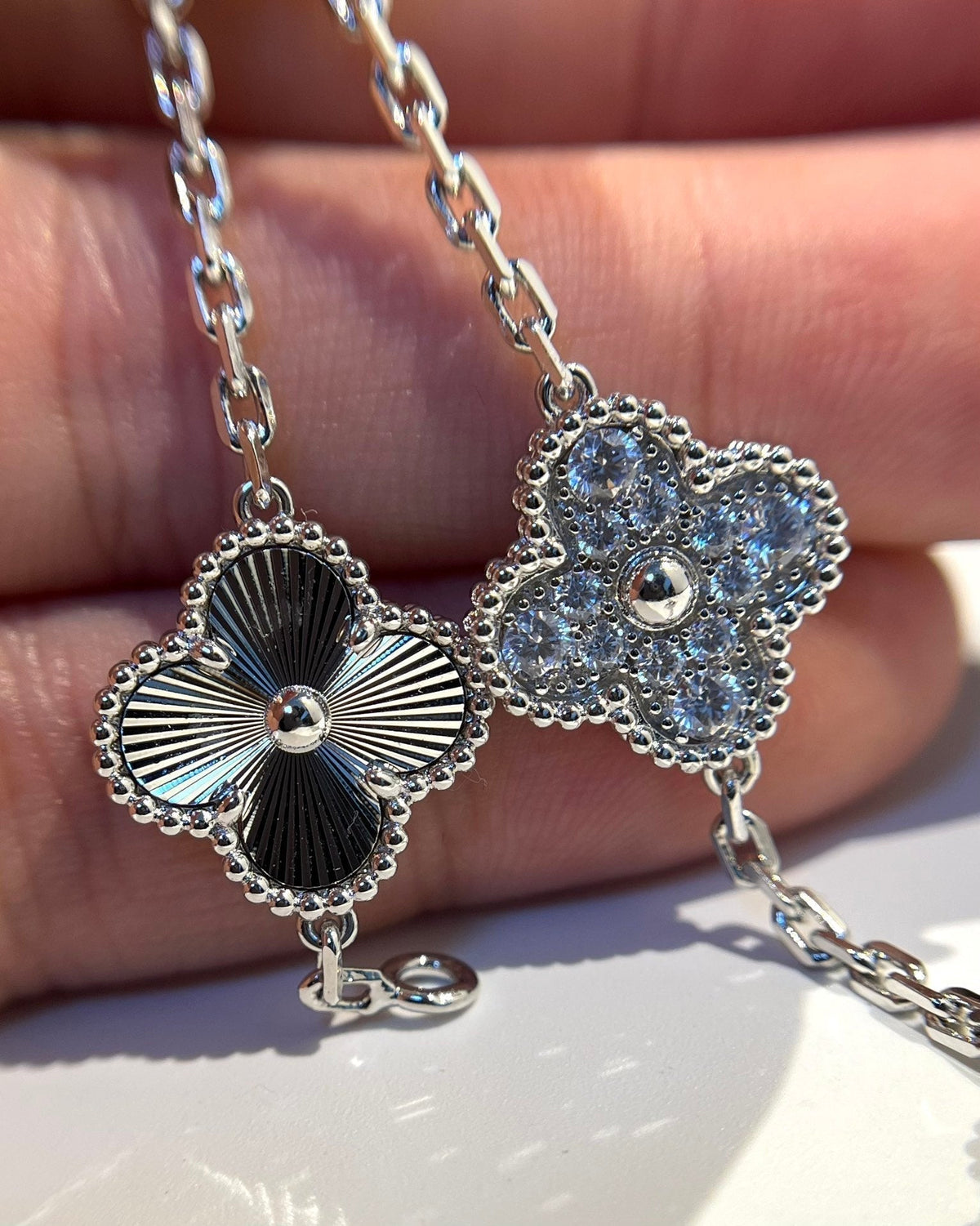 [VA]LUCKY CLOVER 5-MOTIF BRACELET - LASER COLLECTION