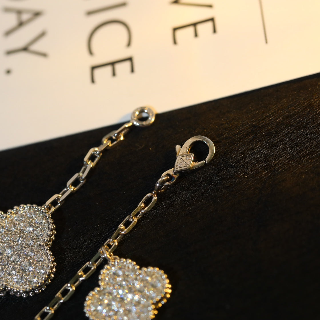 [VA]CLOVER ARMBAND 5 MOTIVE SILBER DIAMANTBESETZT